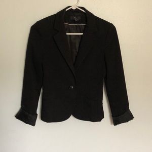 Black single button tailored blazer